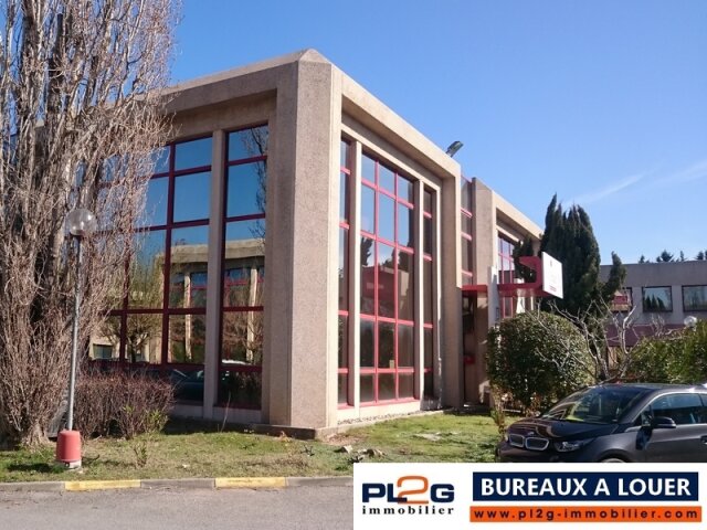 Bureau à louer à Meyreuil 72m² avec parking