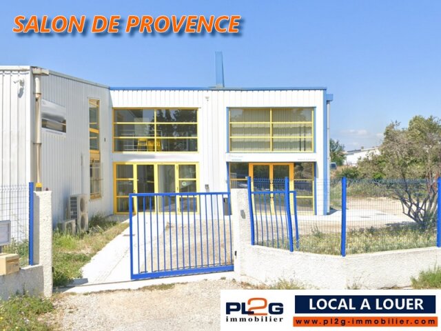 Entrepôt à louer idéal pour magasin à Salon de Provence