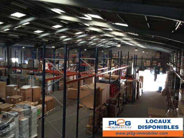 Entrepôt divisible à louer secteur Salon