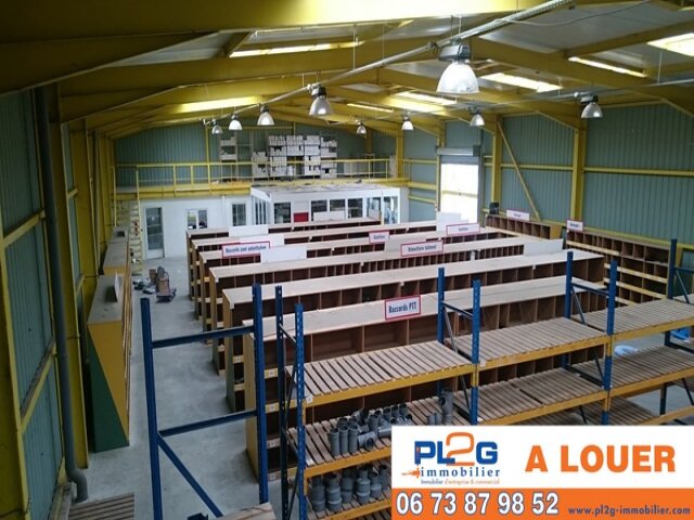 Entrepôt avec mezzanine à Istres ZI le tubé