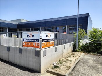 Locaux neufs à louer à Manosque en zone commerciale