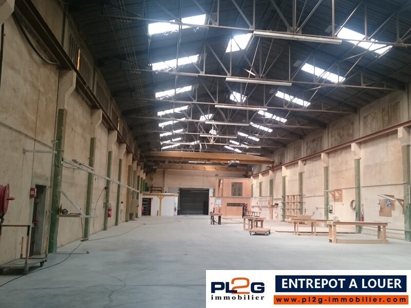 Entrepôt à louer à Rognac avec ponts roulants 5T