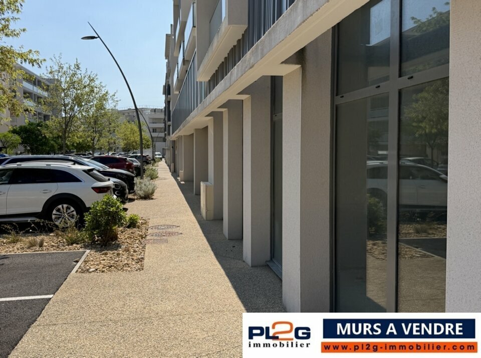 Murs libres neufs à vendre dans le Gard aux Angles