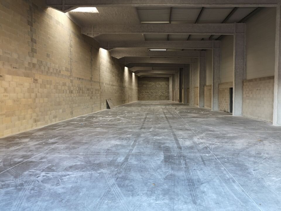 Local neuf à louer à Plan de Campagne 2000m² idéal enseigne