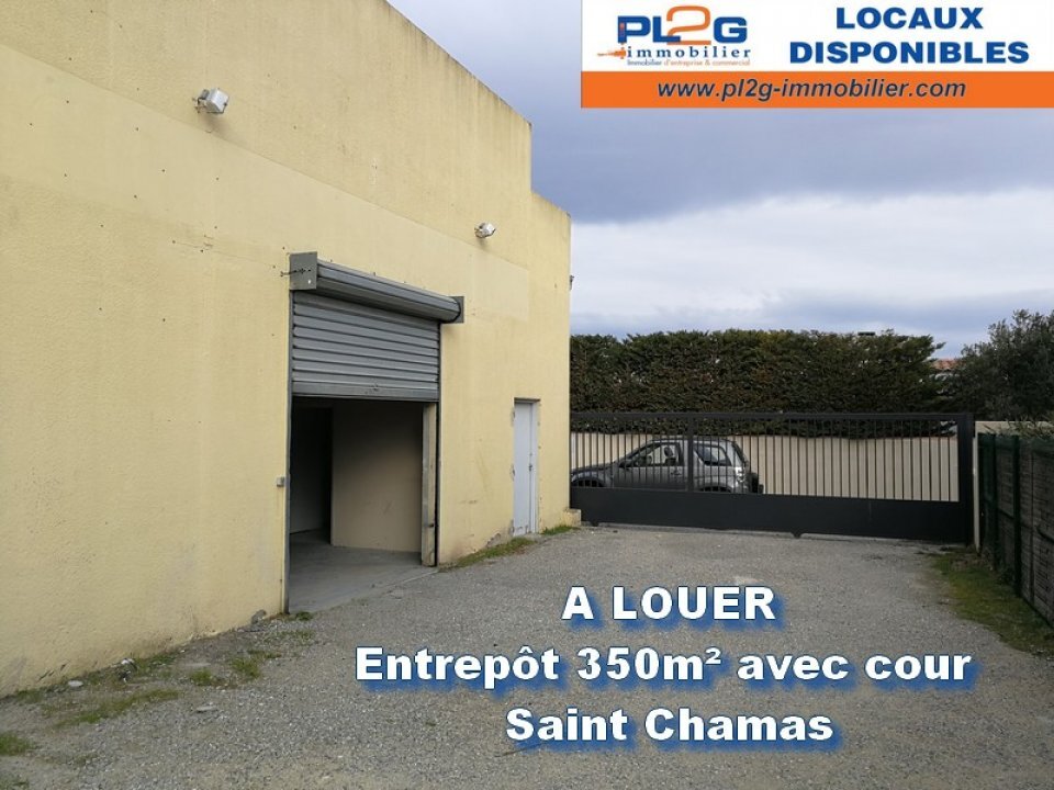 Entrepôt à louer avec parking à Saint Chamas