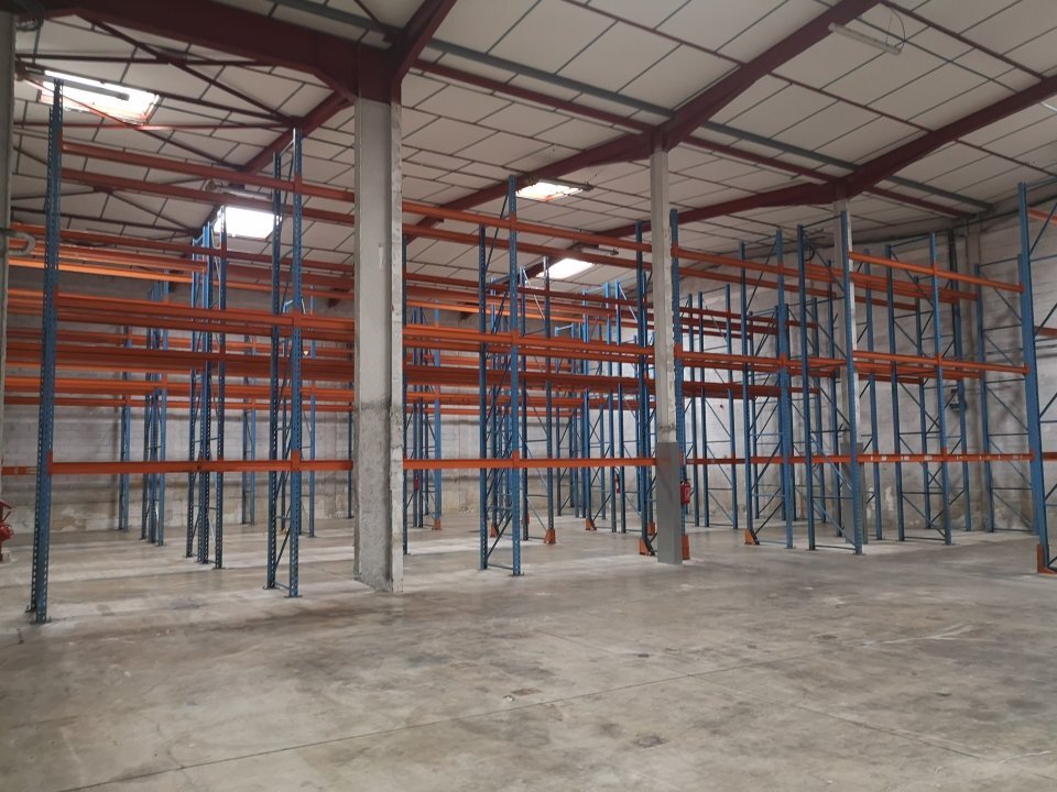 Entrepôt disponible Arles 4300m²