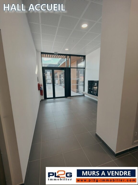 Bureau 80m² à vendre proche Salon de Provence avec parking