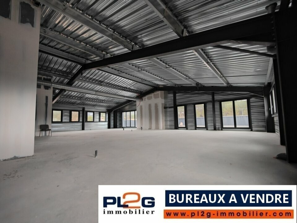 Bureau 80m² à vendre proche Salon de Provence avec parking