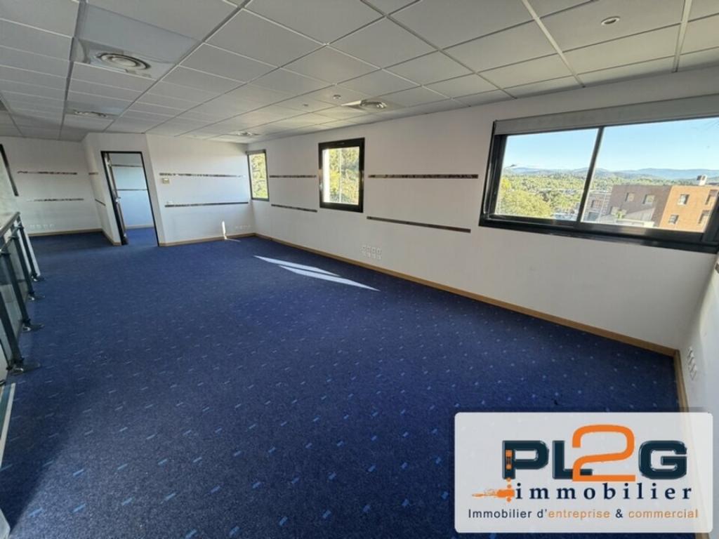 Immeuble de bureaux à vendre à Fréjus 407m²