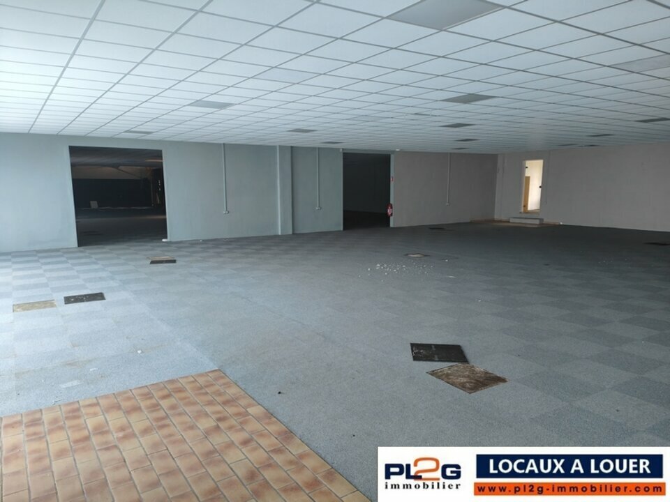 Locaux à louer à Miramas en entrée de ville
