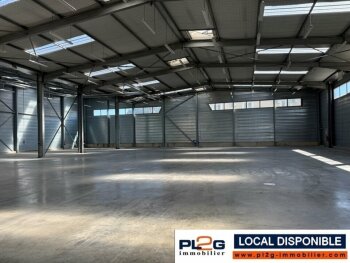 Local d'activité à louer proche salon de Provence 1700m²