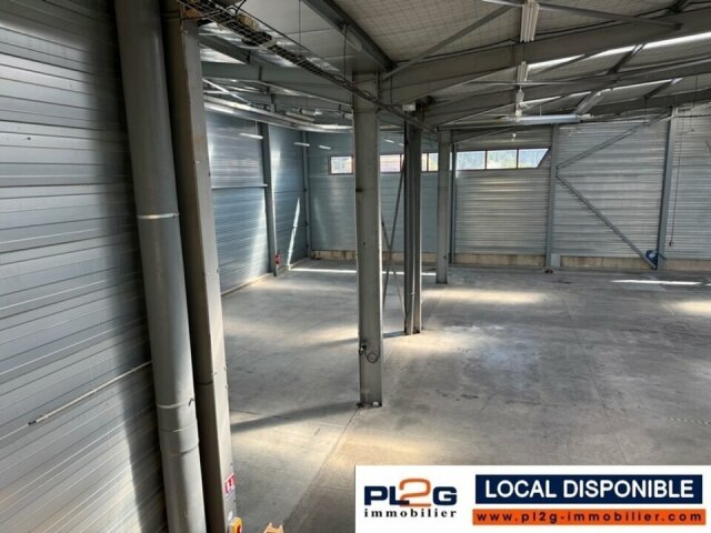 Local d'activité à louer proche salon de Provence 1700m²