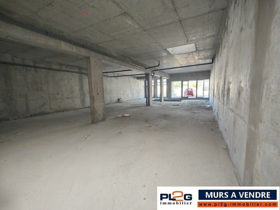 Murs libres neufs à vendre dans le Gard aux Angles
