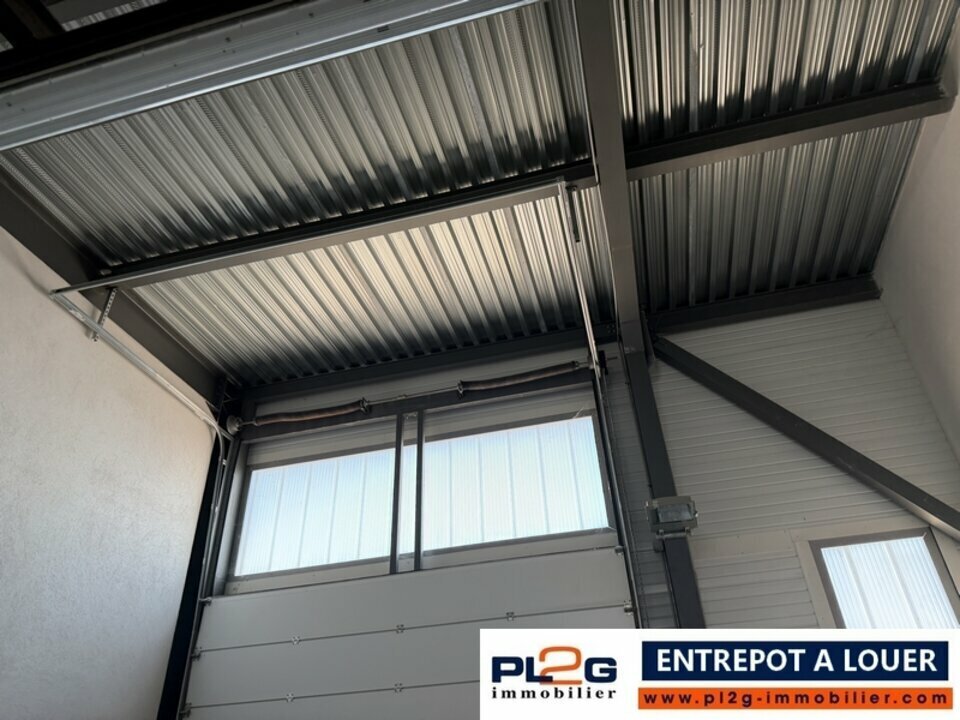 Entrepôt à louer à Fréjus idéal stockage