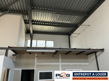 Entrepôt à louer à Fréjus idéal stockage