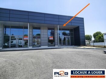 Location local commercial à Manosque en coeur de zone avec parking