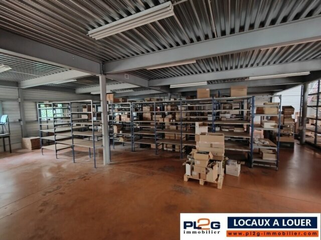Local d'activité à louer à Salon de Provence avec parking