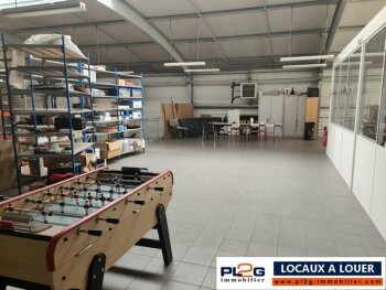 Local d'activité à louer à Salon de Provence avec parking