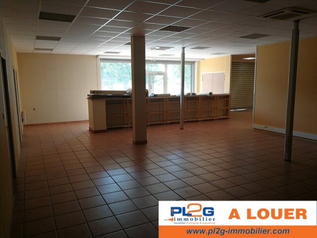 Local commercial à louer à Pertuis avec parking