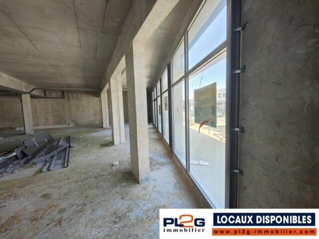 Local neuf à louer dans le Gard aux Angles (30)