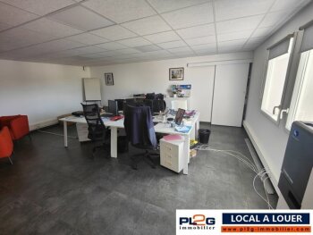 Local d'activité avec terrain à louer à EGUILLES