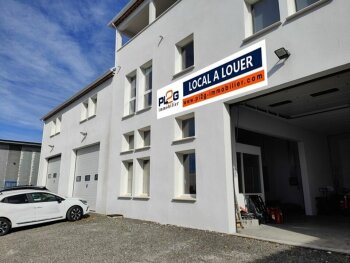 Local d'activité avec terrain à louer à EGUILLES