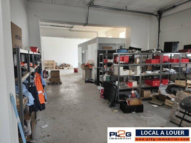 Local d'activité avec terrain à louer à EGUILLES
