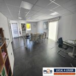 Local d'activité avec terrain à louer à EGUILLES