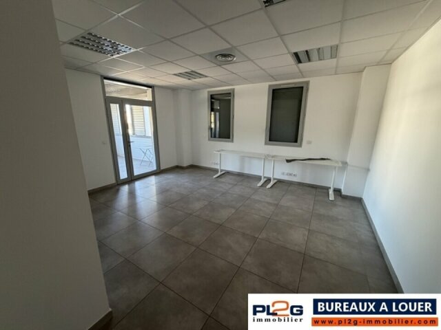 Bureaux à louer pôle TP à Fréjus Capitou